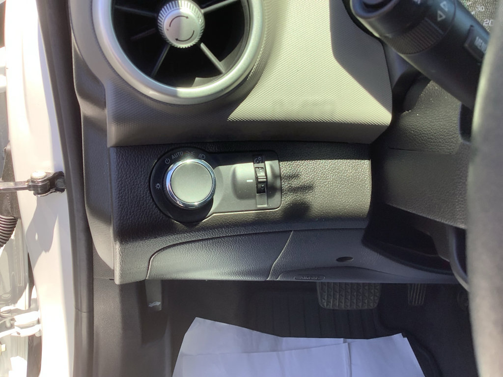 Used 2020 Chevrolet Sonic Premier FWD image 13