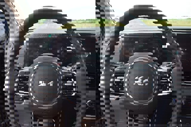 New 2026 Kia Carnival SX image 31