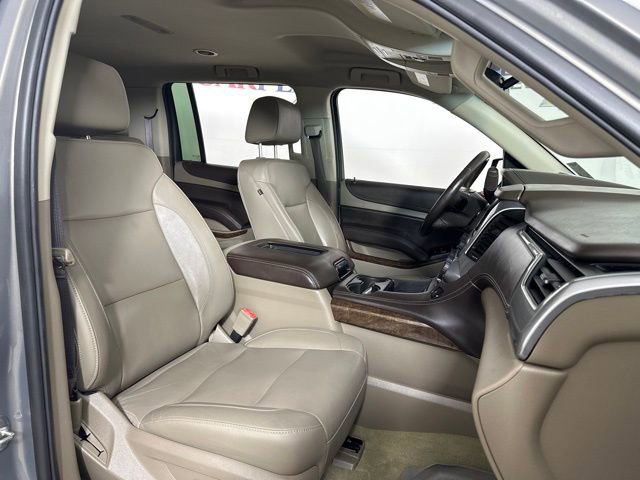 Used 2019 Chevrolet Suburban LT w/ Luxury Package image 31