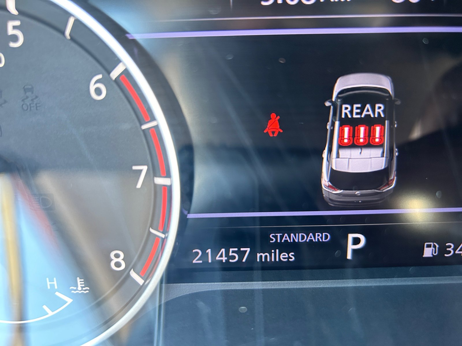 Used 2023 Nissan Rogue SV image 2