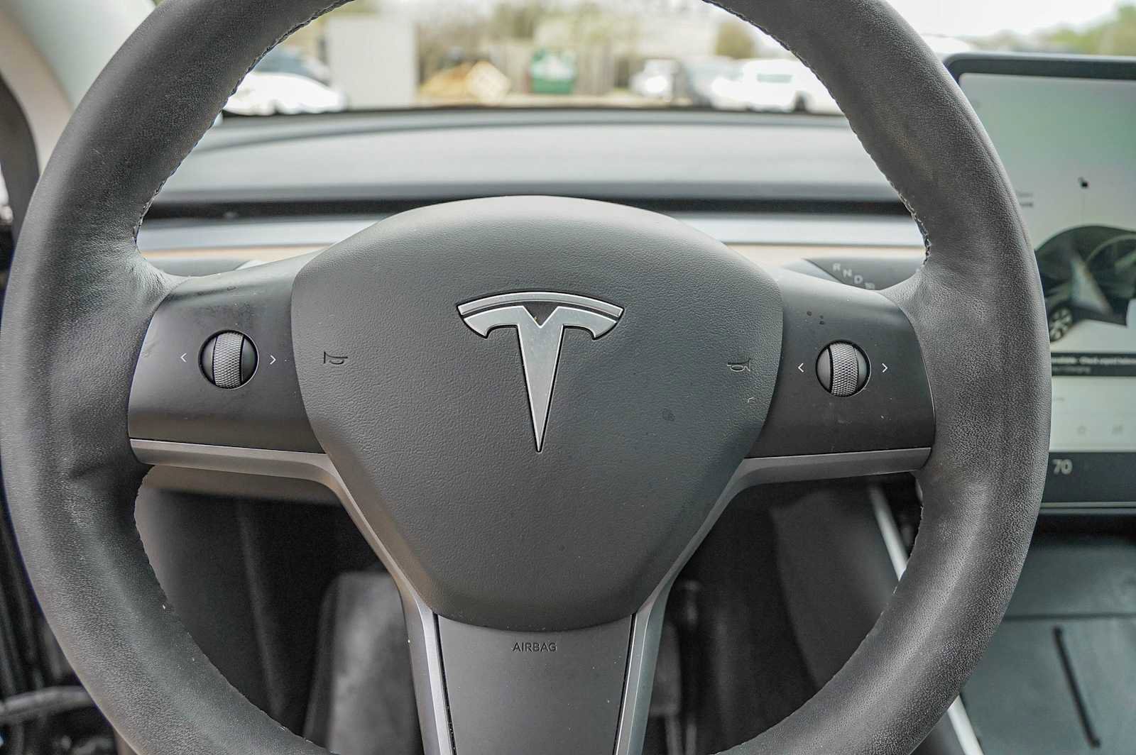 Used 2021 Tesla Model Y Long Range image 12