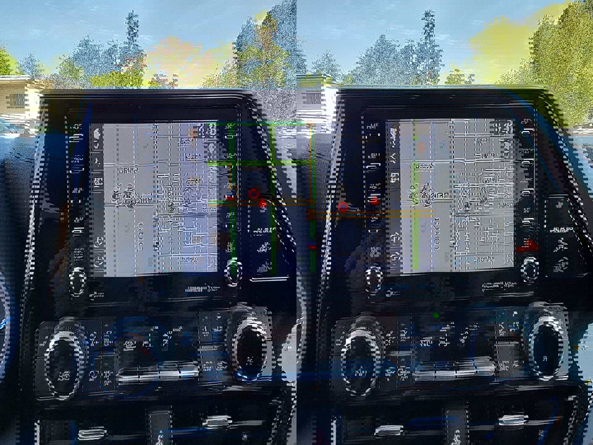 Used 2021 Toyota Highlander XLE image 20