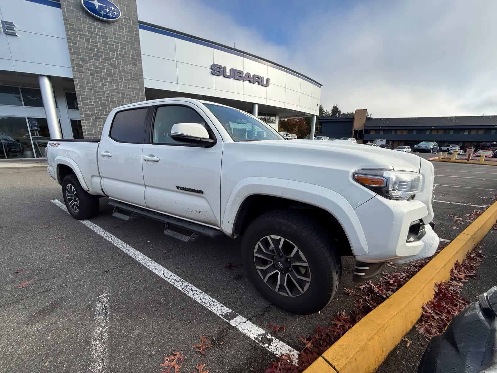 Used 2022 Toyota Tacoma TRD Sport w/ Black Out Package (TMS) AWD/4WD image 3