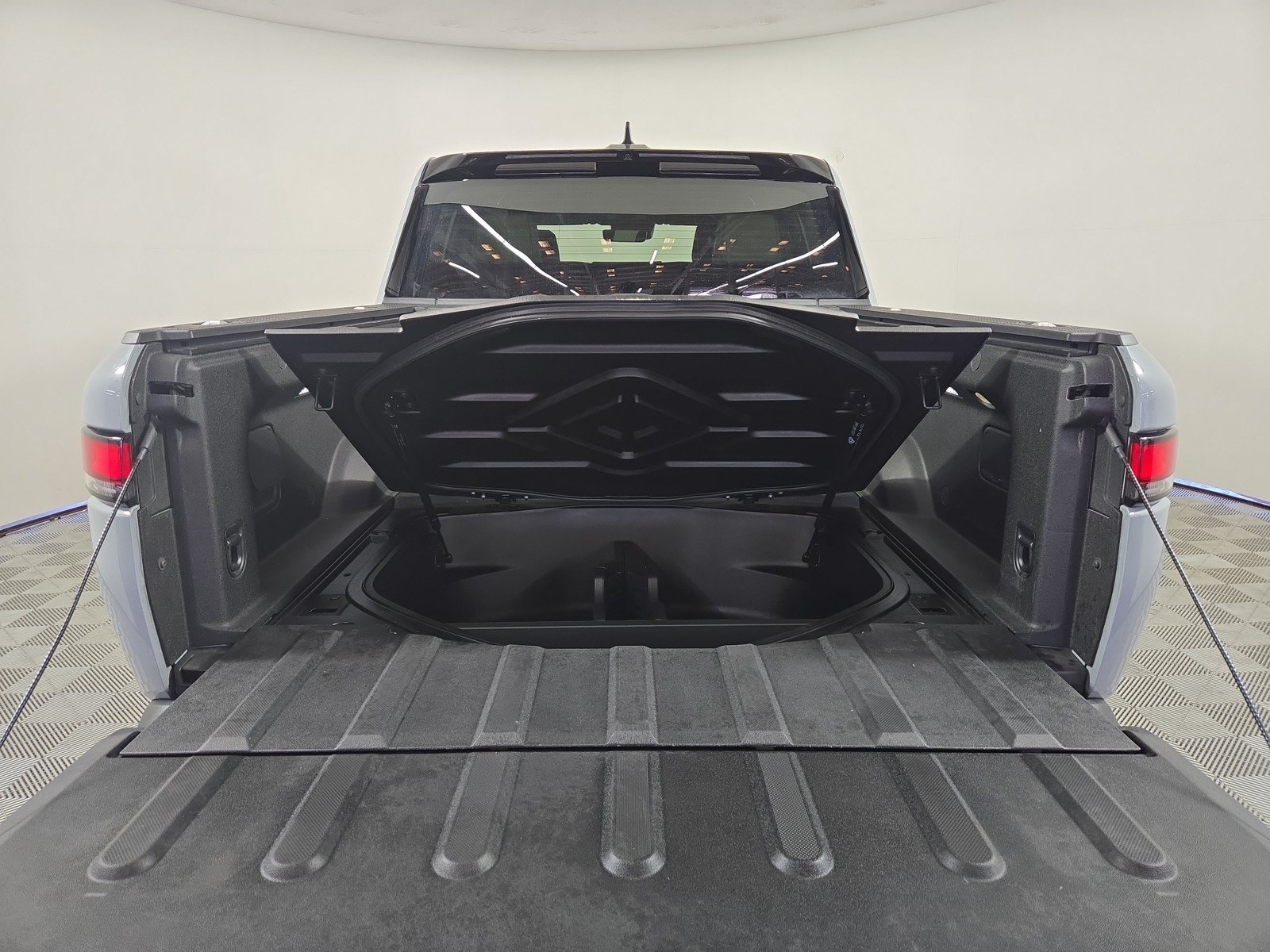 Used 2024 Rivian R1T Adventure AWD/4WD image 15
