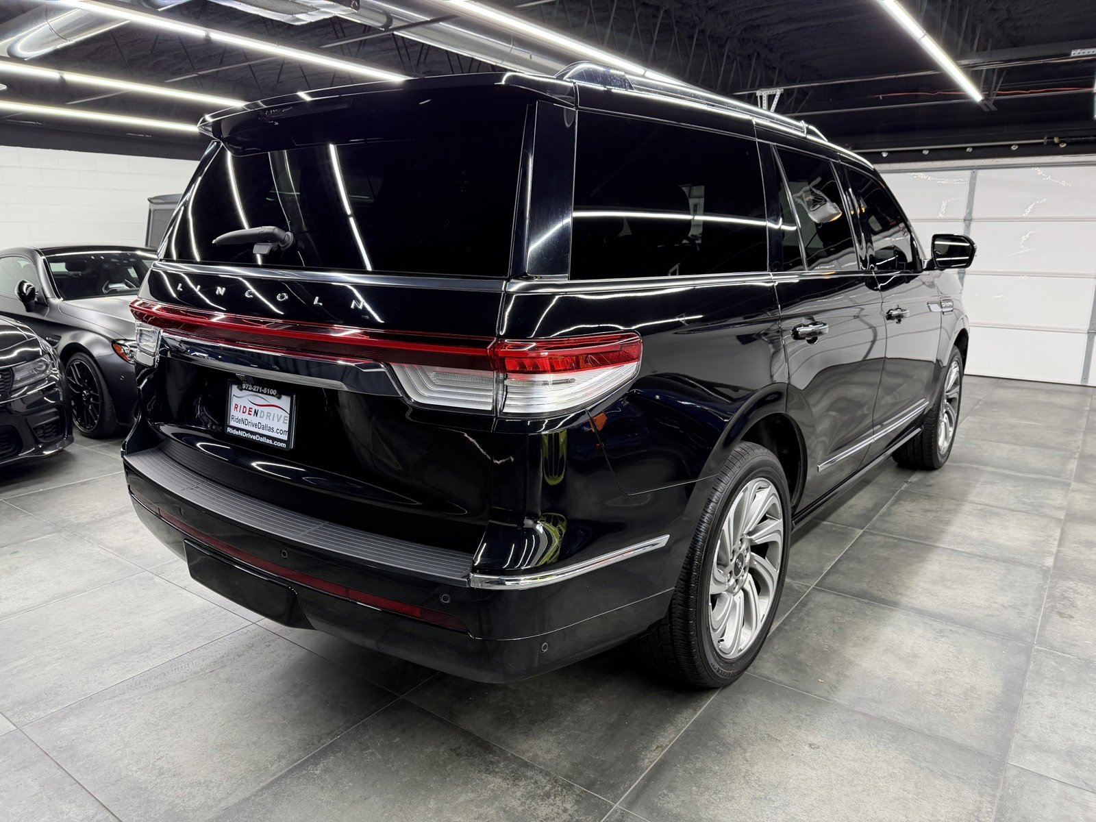 Used 2023 Lincoln Navigator Reserve image 7