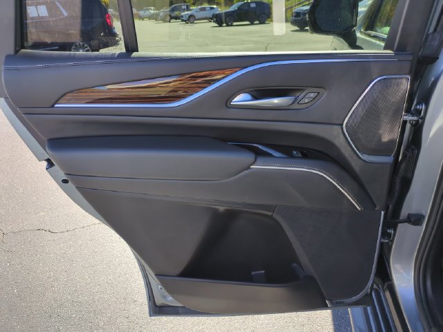Used 2023 Cadillac Escalade Premium Luxury AWD/4WD image 29