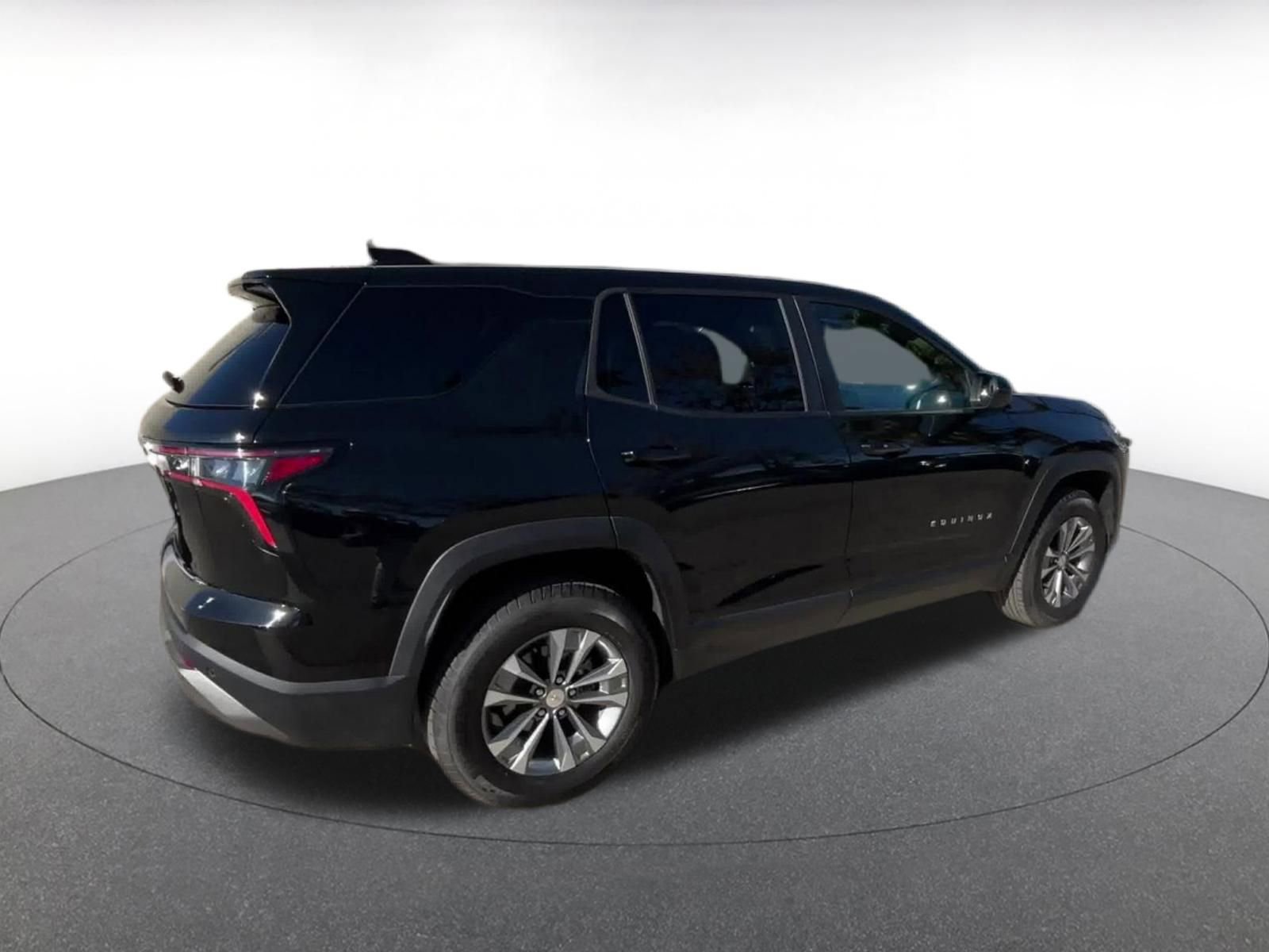 Used 2025 Chevrolet Equinox LT AWD/4WD image 15