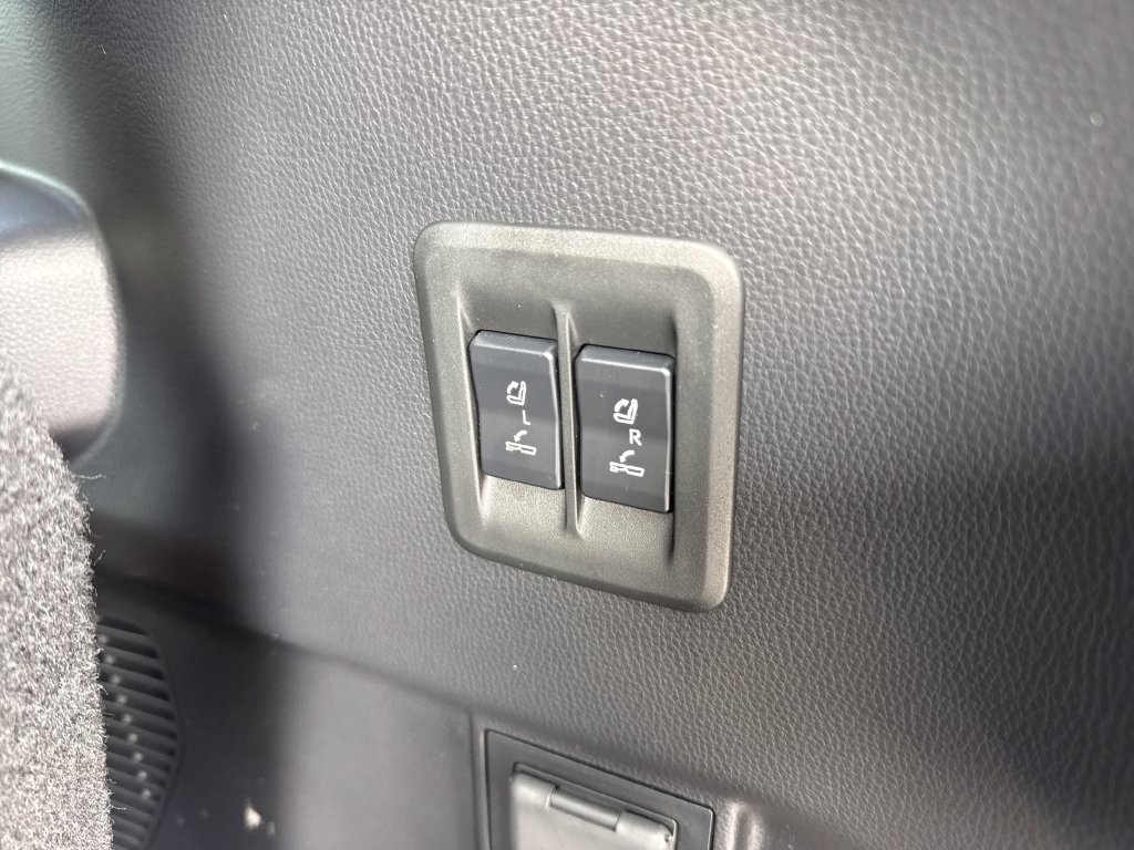 Used 2024 Lexus GX 550 w/ Cold Area Package AWD/4WD image 30