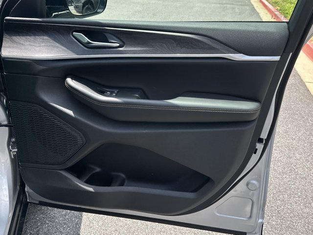 New 2026 Jeep Grand Cherokee Limited AWD/4WD image 14