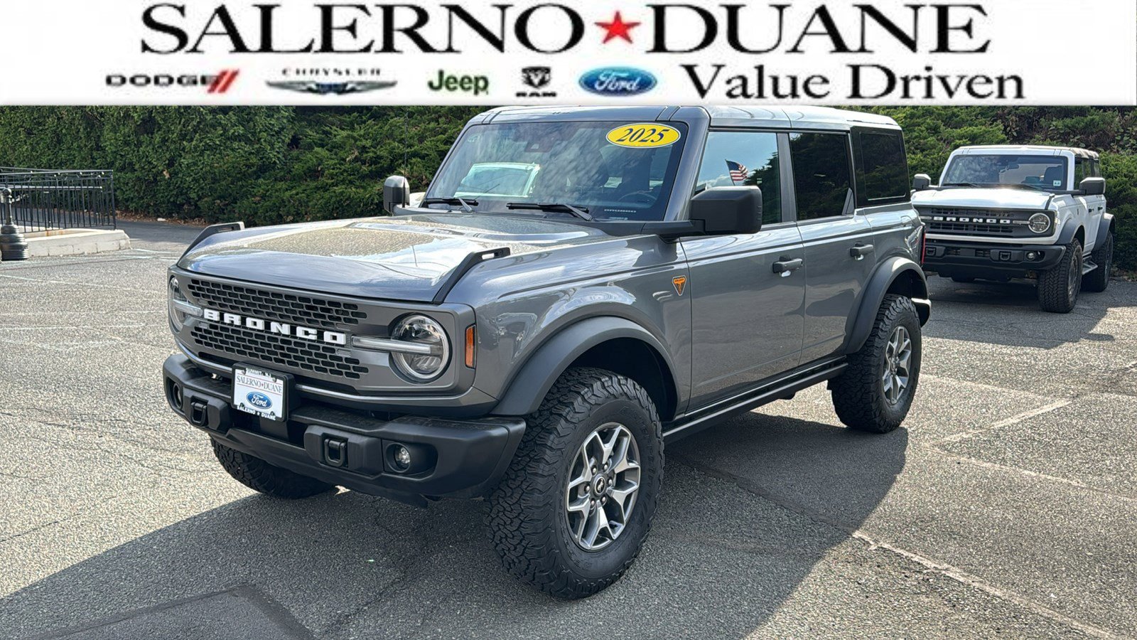 Certified 2025 Ford Bronco Badlands AWD/4WD image 1