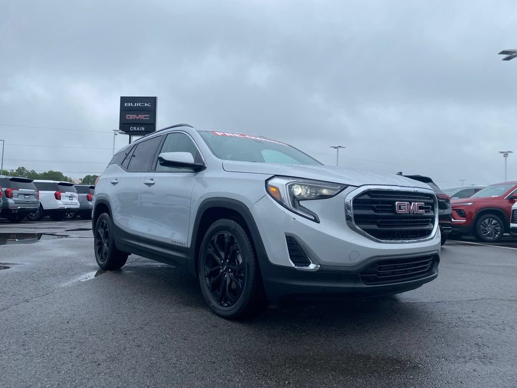 Used 2020 GMC Terrain SLE w/ Driver Convenience Package FWD image 4