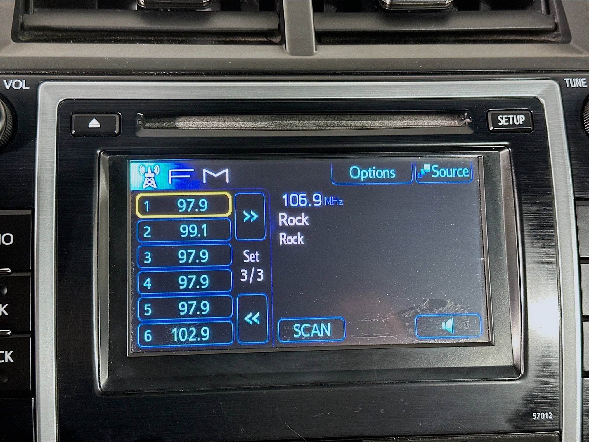 Used 2012 Toyota Camry LE image 19