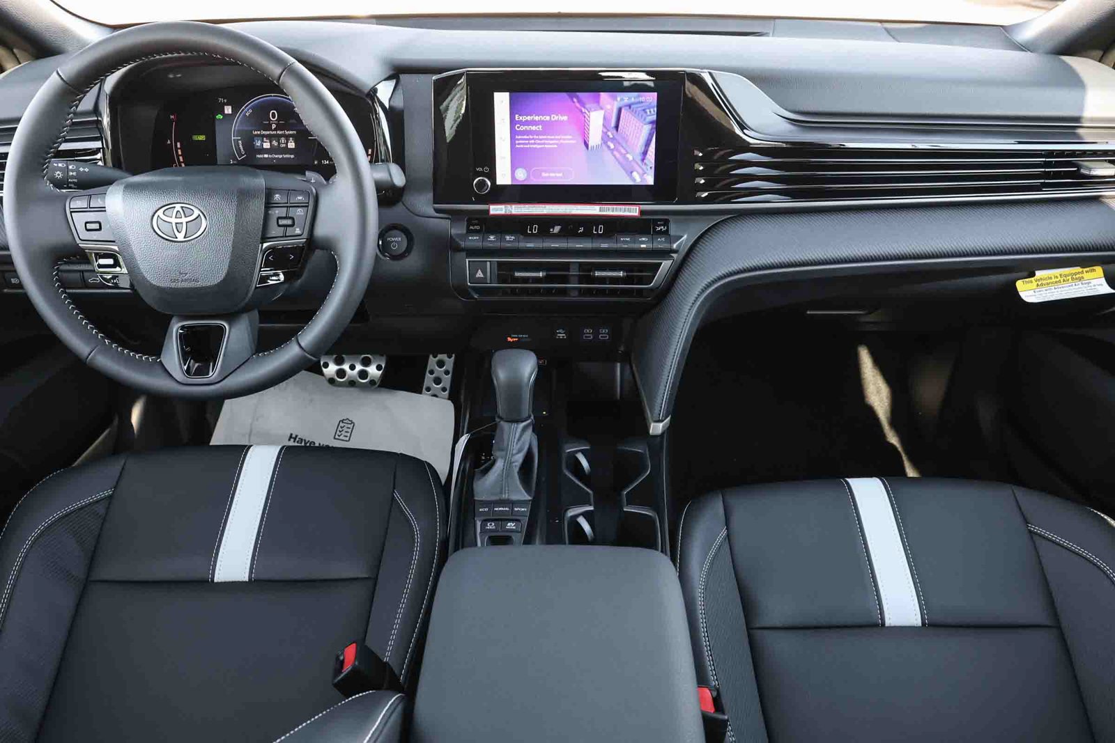 New 2026 Toyota Camry SE w/ Convenience Package FWD image 2