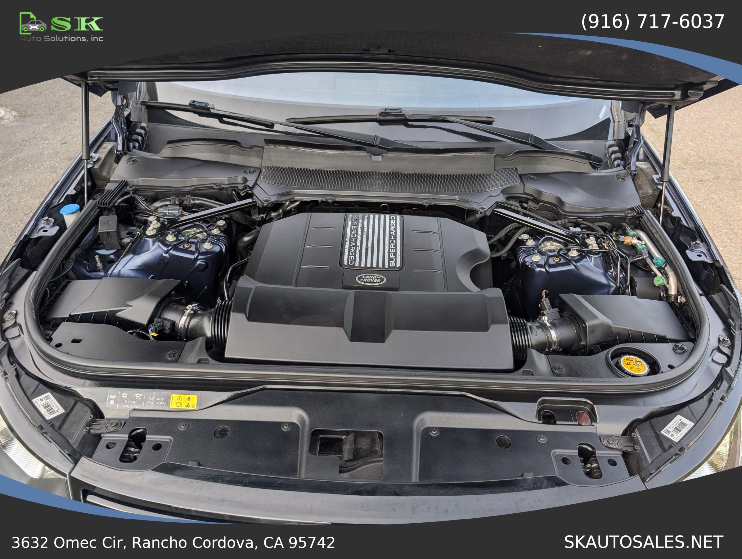 Used 2017 Land Rover Discovery SE image 32