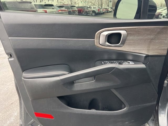 Used 2021 Kia Sorento EX w/ Panoramic Sunroof Package image 27