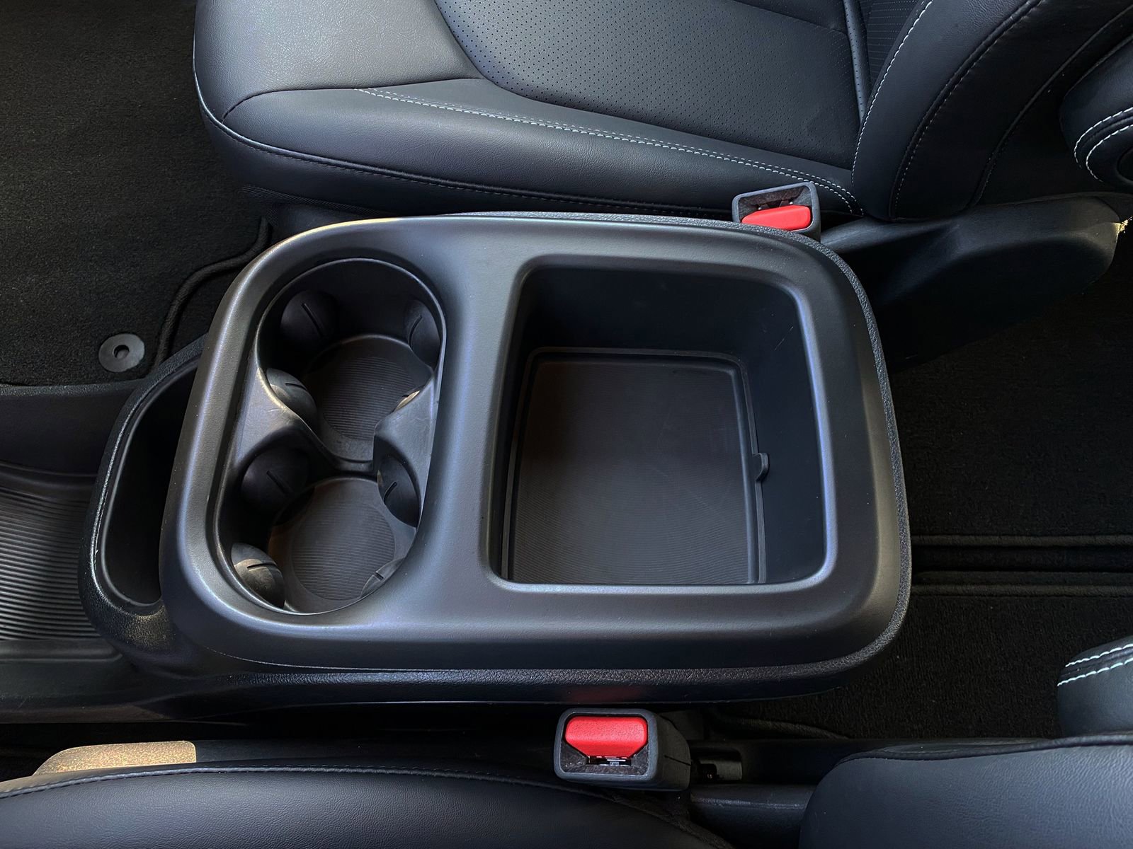 Used 2025 Chrysler Pacifica Select image 18