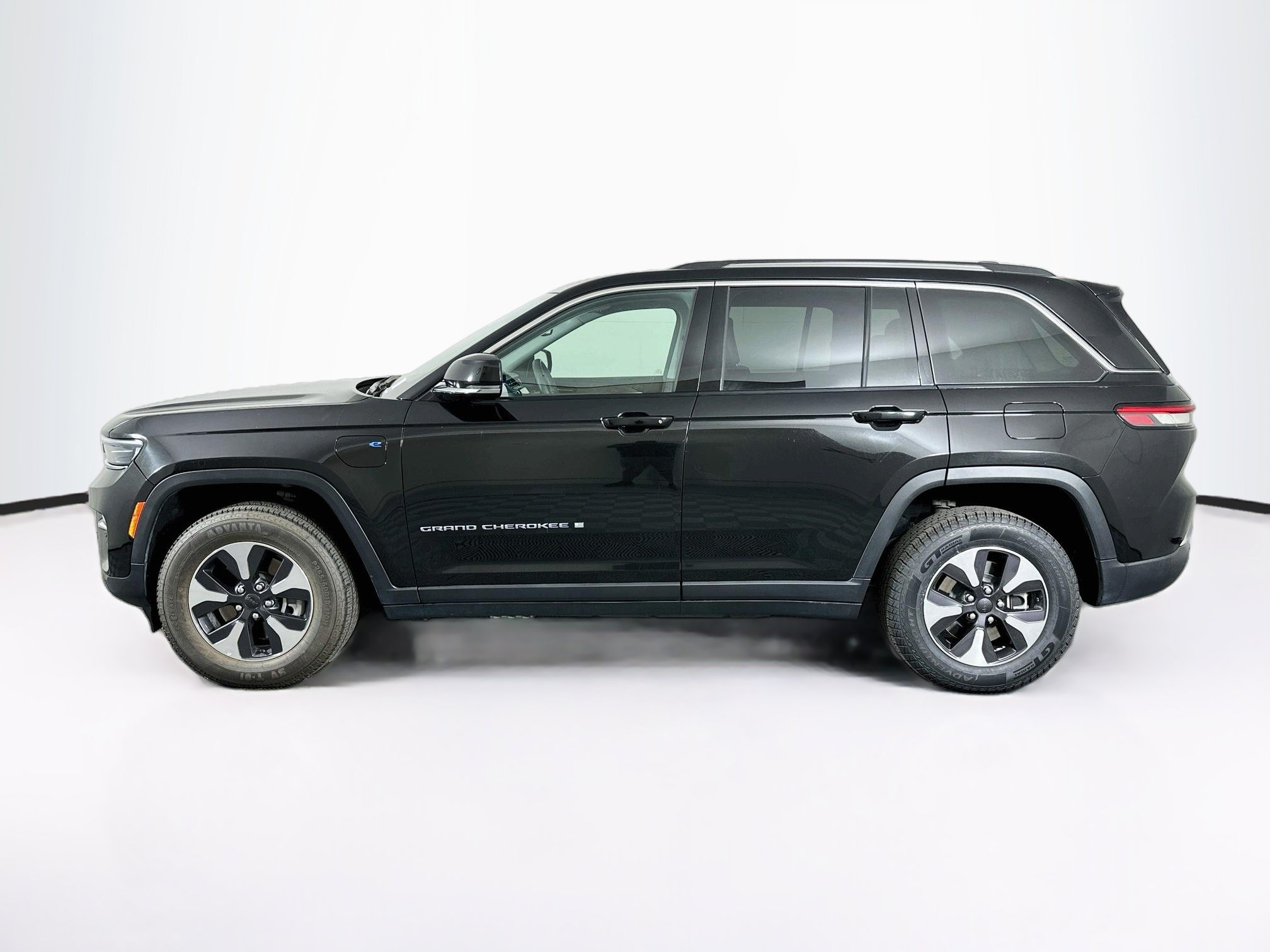 Used 2024 Jeep Grand Cherokee Limited 4xe AWD/4WD image 4