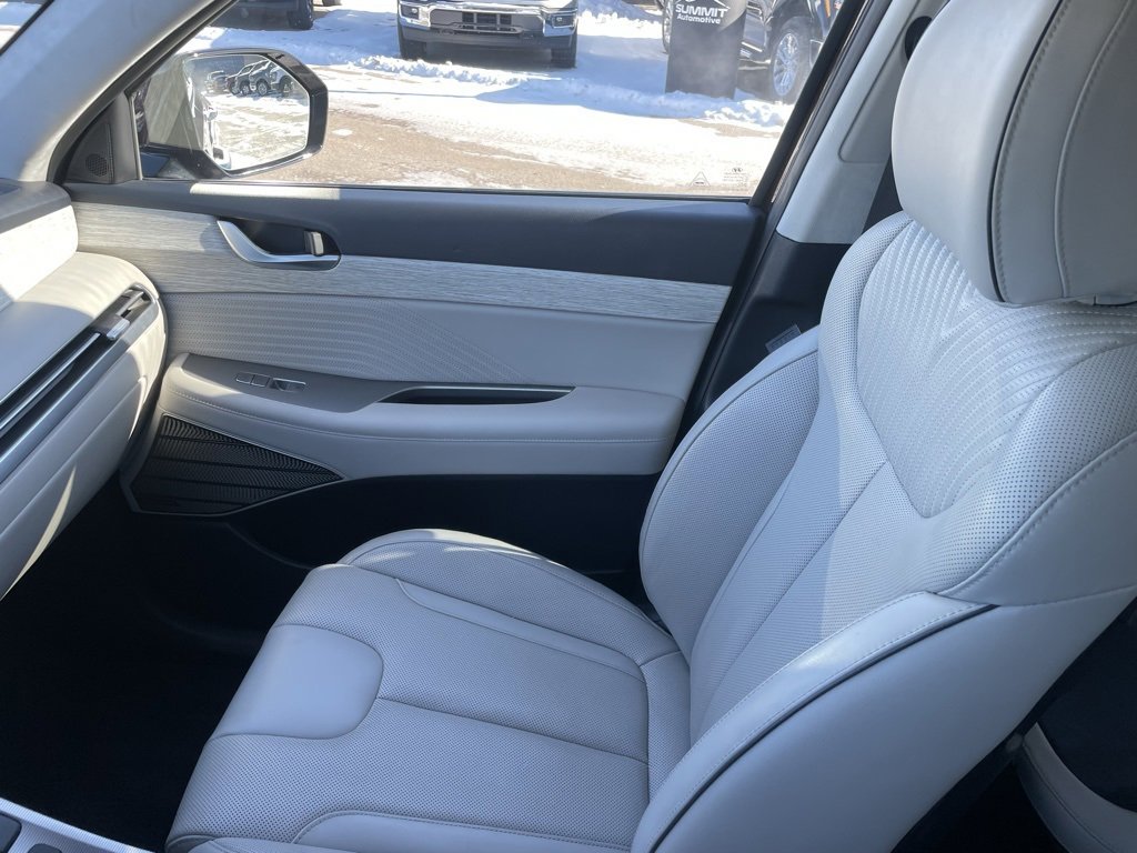 Used 2024 Hyundai Palisade Calligraphy image 24