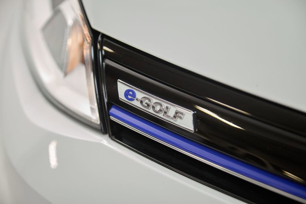 Used 2015 Volkswagen e-Golf Limited Edition image 4