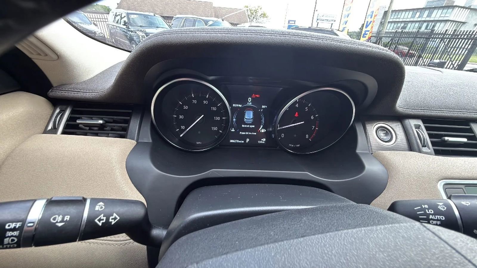 Used 2019 Land Rover Range Rover Evoque SE Premium image 42