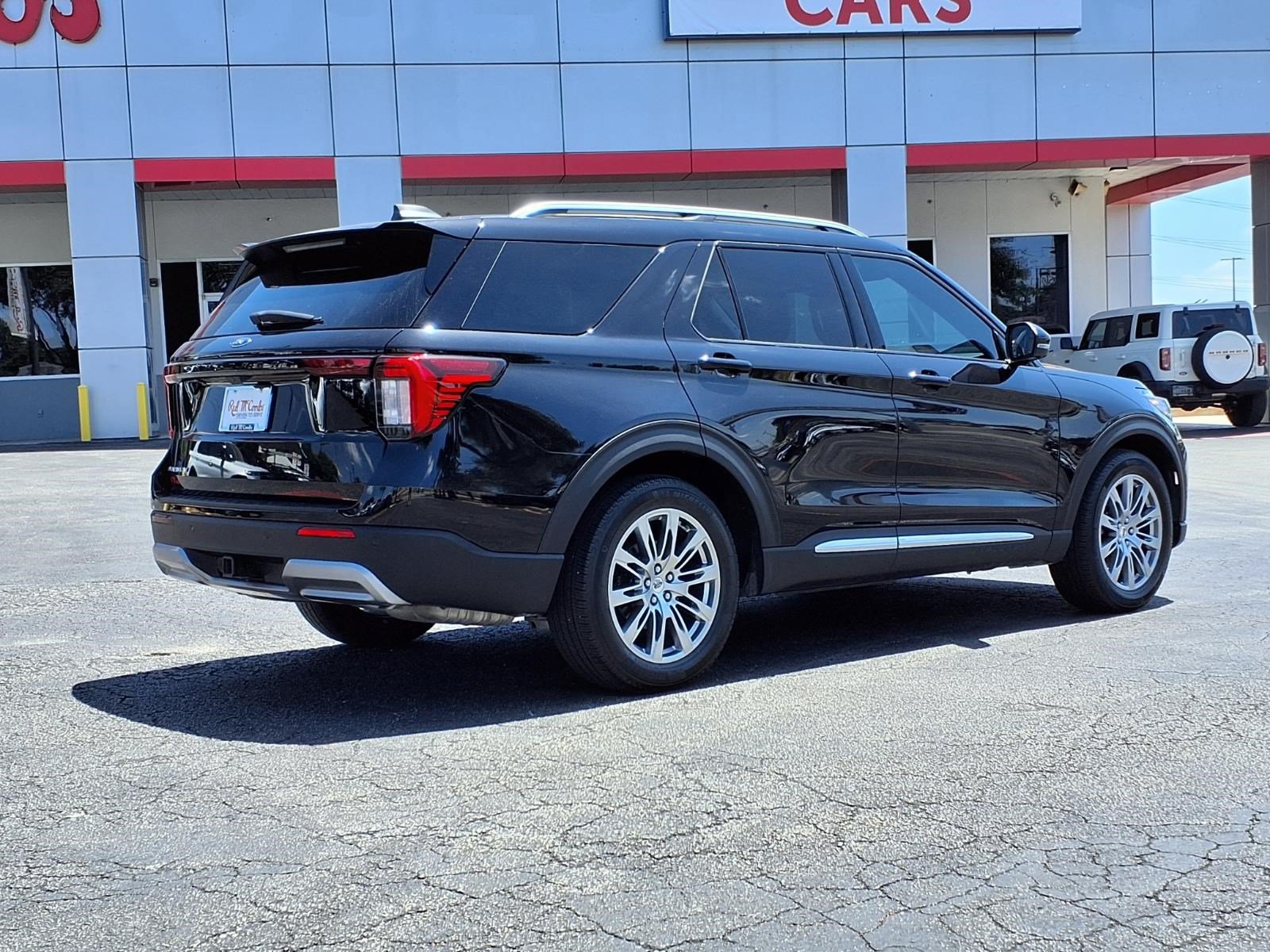 Certified 2025 Ford Explorer Platinum RWD image 6