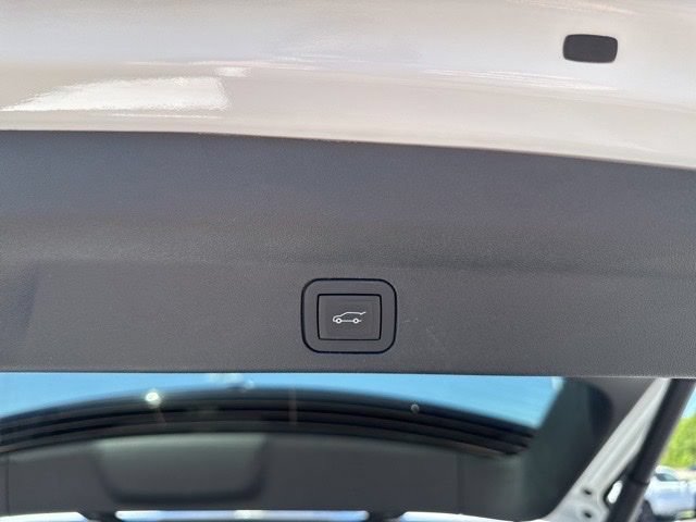 Used 2025 Cadillac Escalade IQ Luxury 2 w/ LPO, Premium Carpet Package AWD/4WD image 55