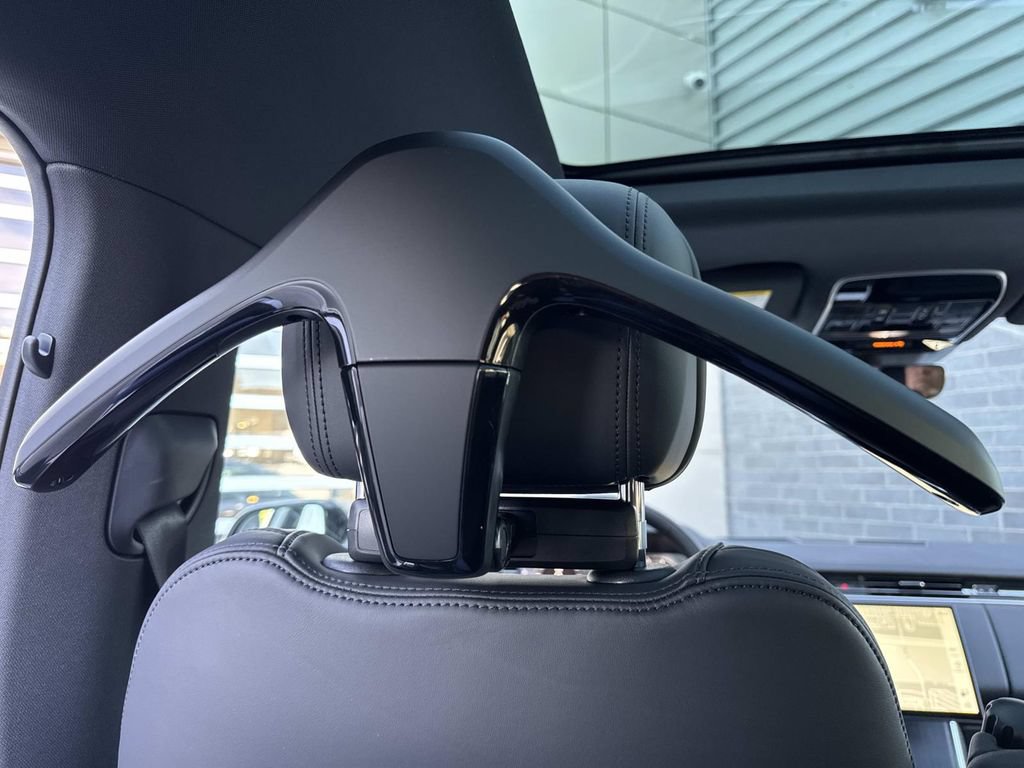 New 2026 Land Rover Range Rover SE AWD/4WD image 17