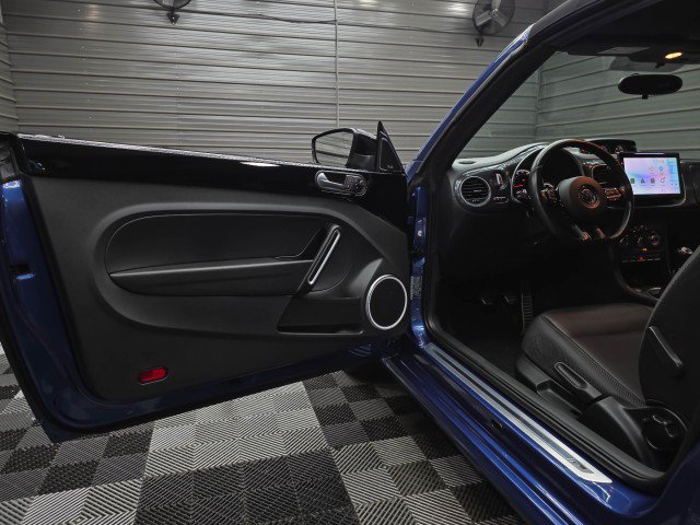 Used 2014 Volkswagen Beetle R-Line FWD image 32