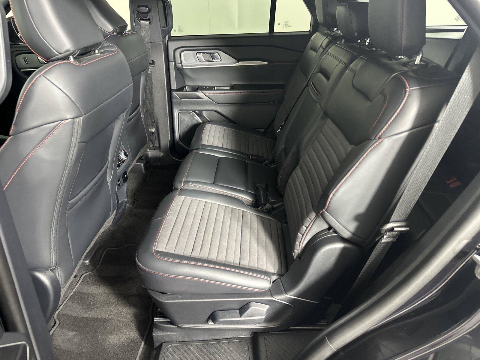 Used 2026 Ford Explorer ST-Line w/ Premium Package RWD image 25