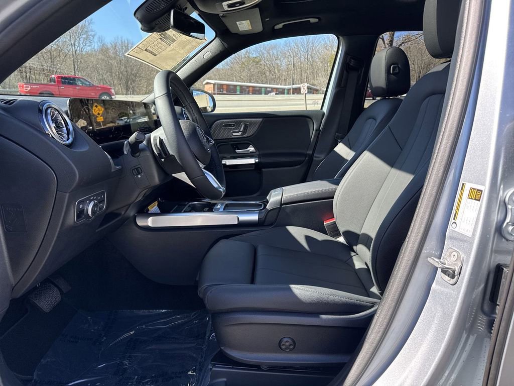 Certified 2025 Mercedes-Benz GLB 250 4MATIC image 9