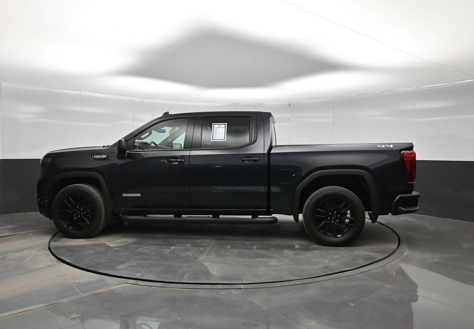 Used 2024 GMC Sierra 1500 Elevation image 4