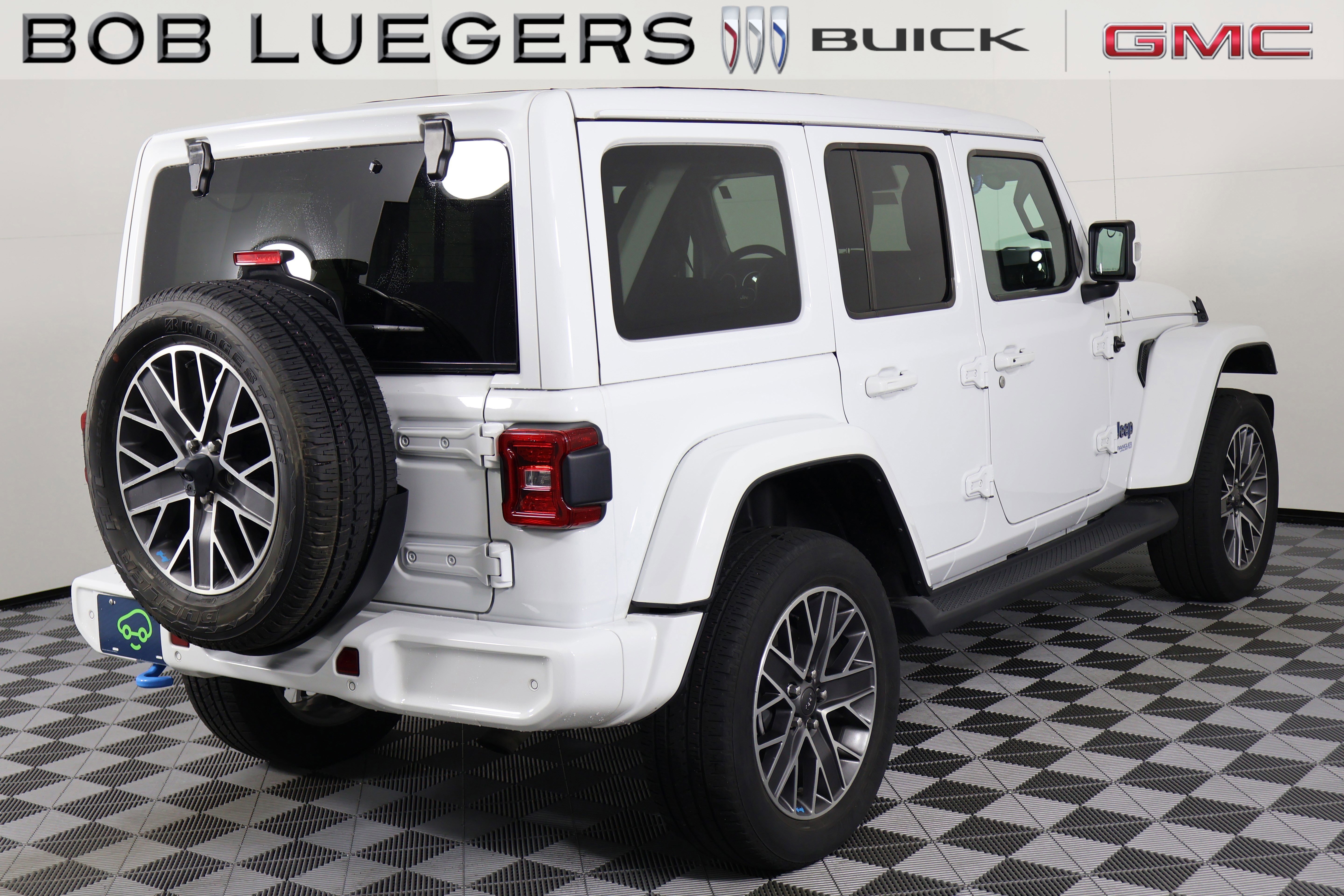 Used 2022 Jeep Wrangler Unlimited Sahara image 6