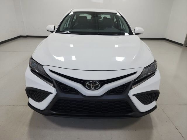 Used 2024 Toyota Camry SE FWD image 6
