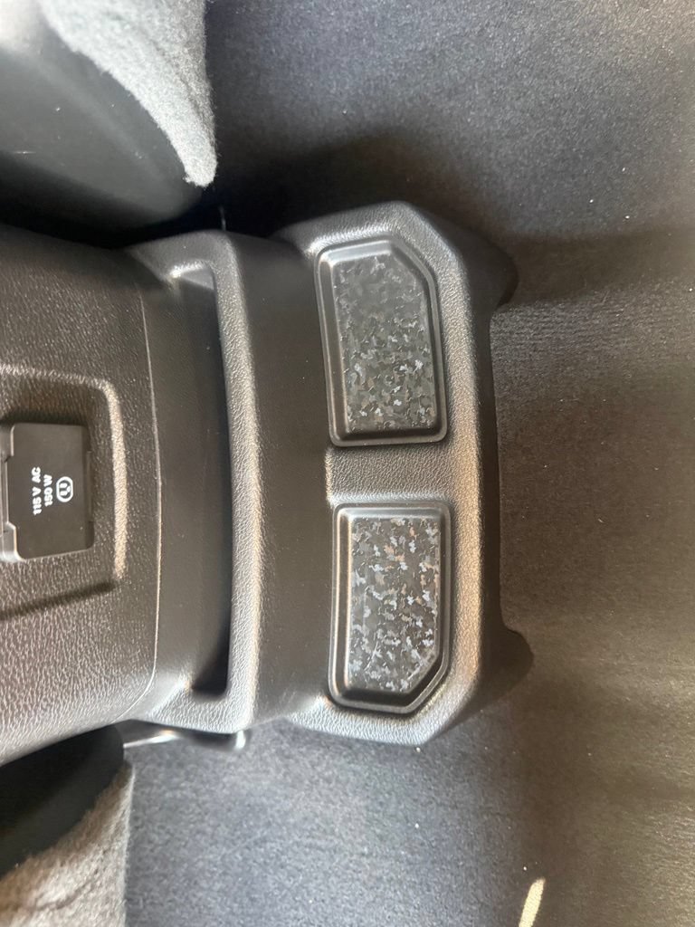 Used 2025 Jeep Wrangler Unlimited Sahara AWD/4WD image 38