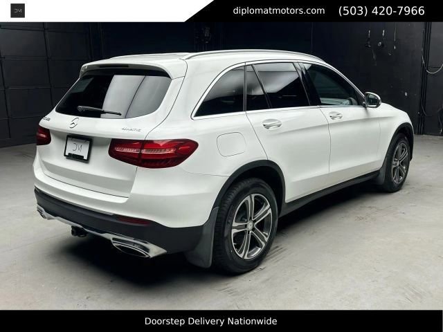 Used 2017 Mercedes-Benz GLC 300 4MATIC image 7