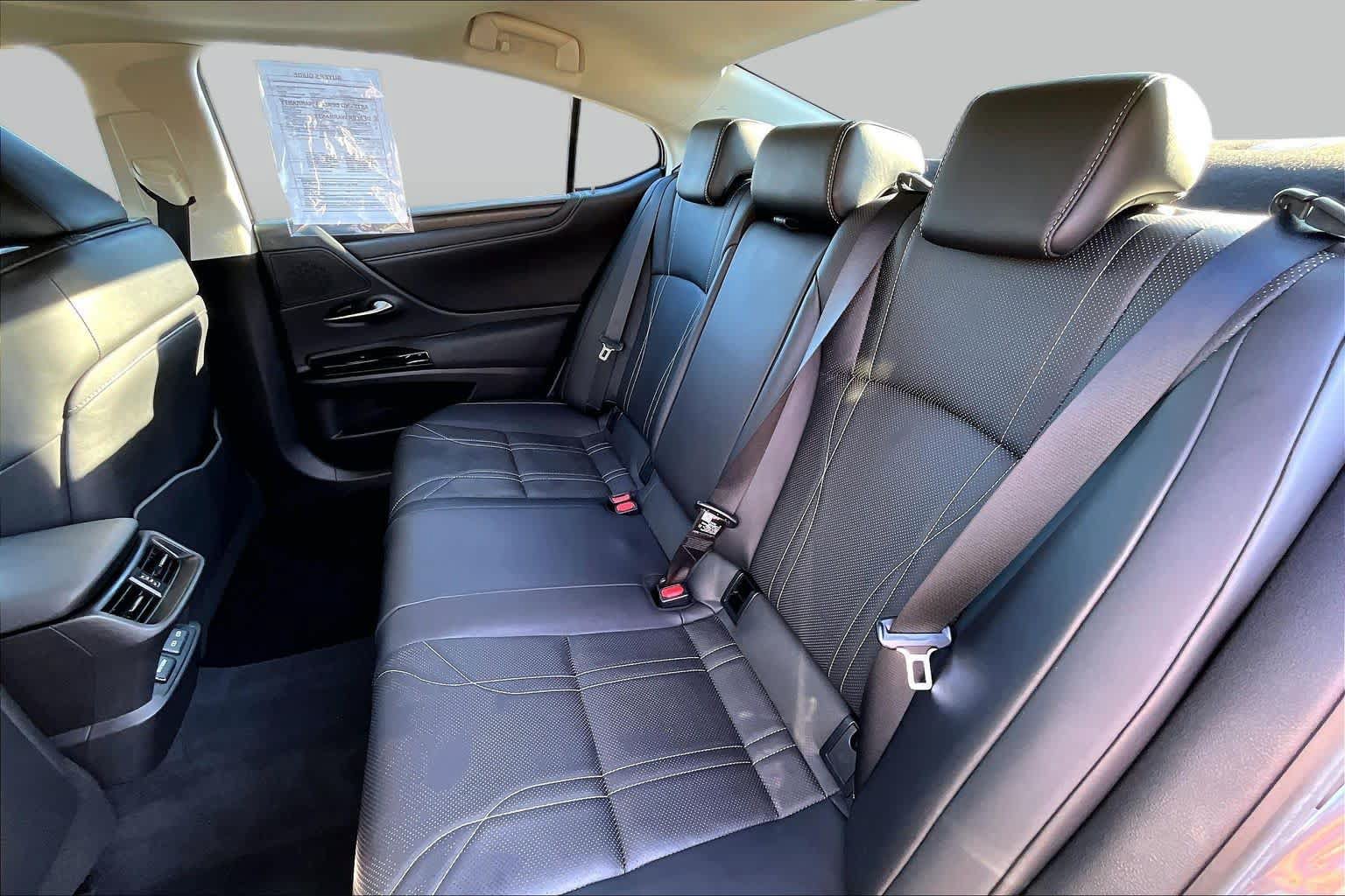 Certified 2023 Lexus ES 300h w/ Accessory Package (Z1) FWD image 18