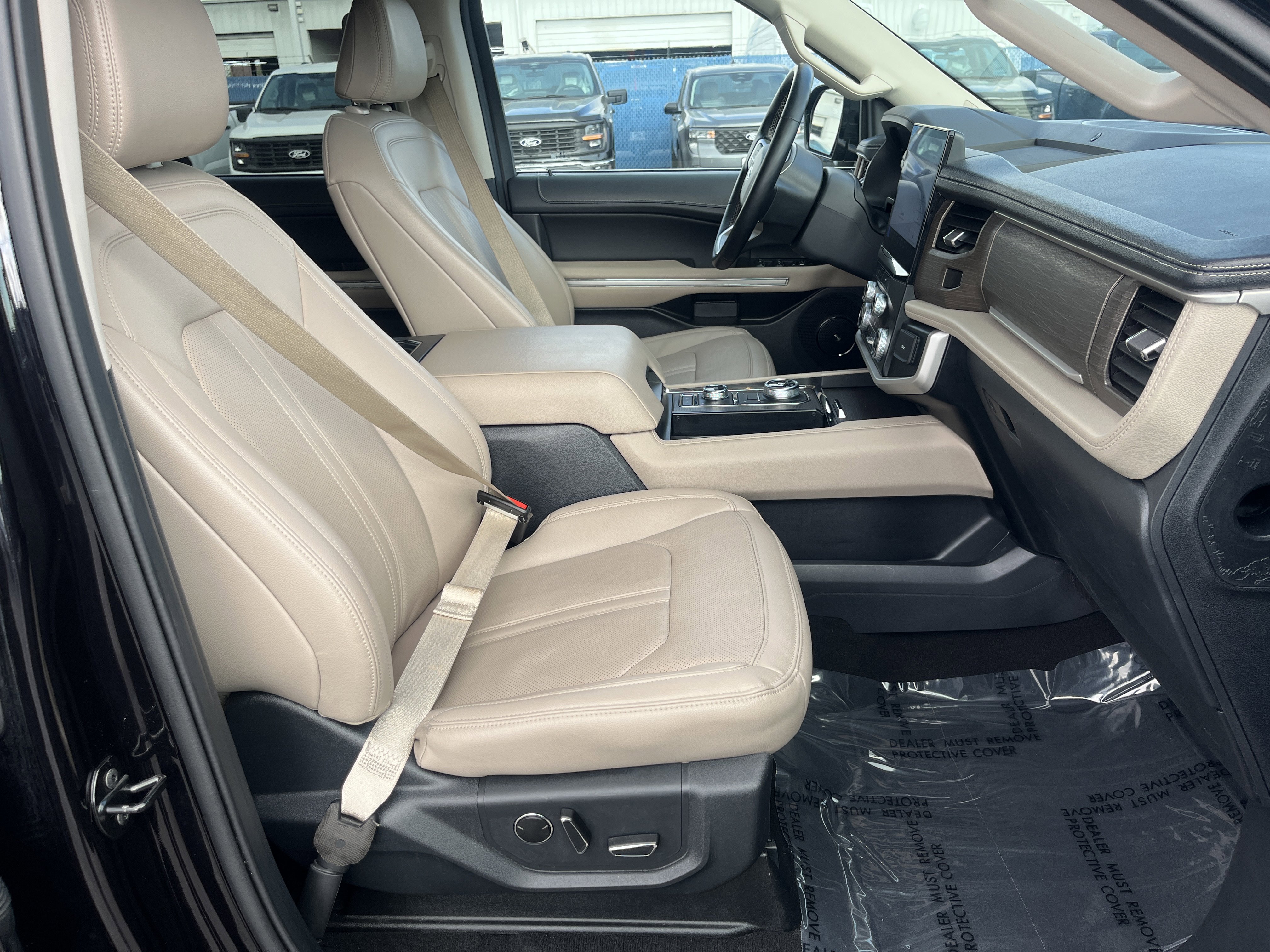 Used 2024 Ford Expedition Max Limited image 16