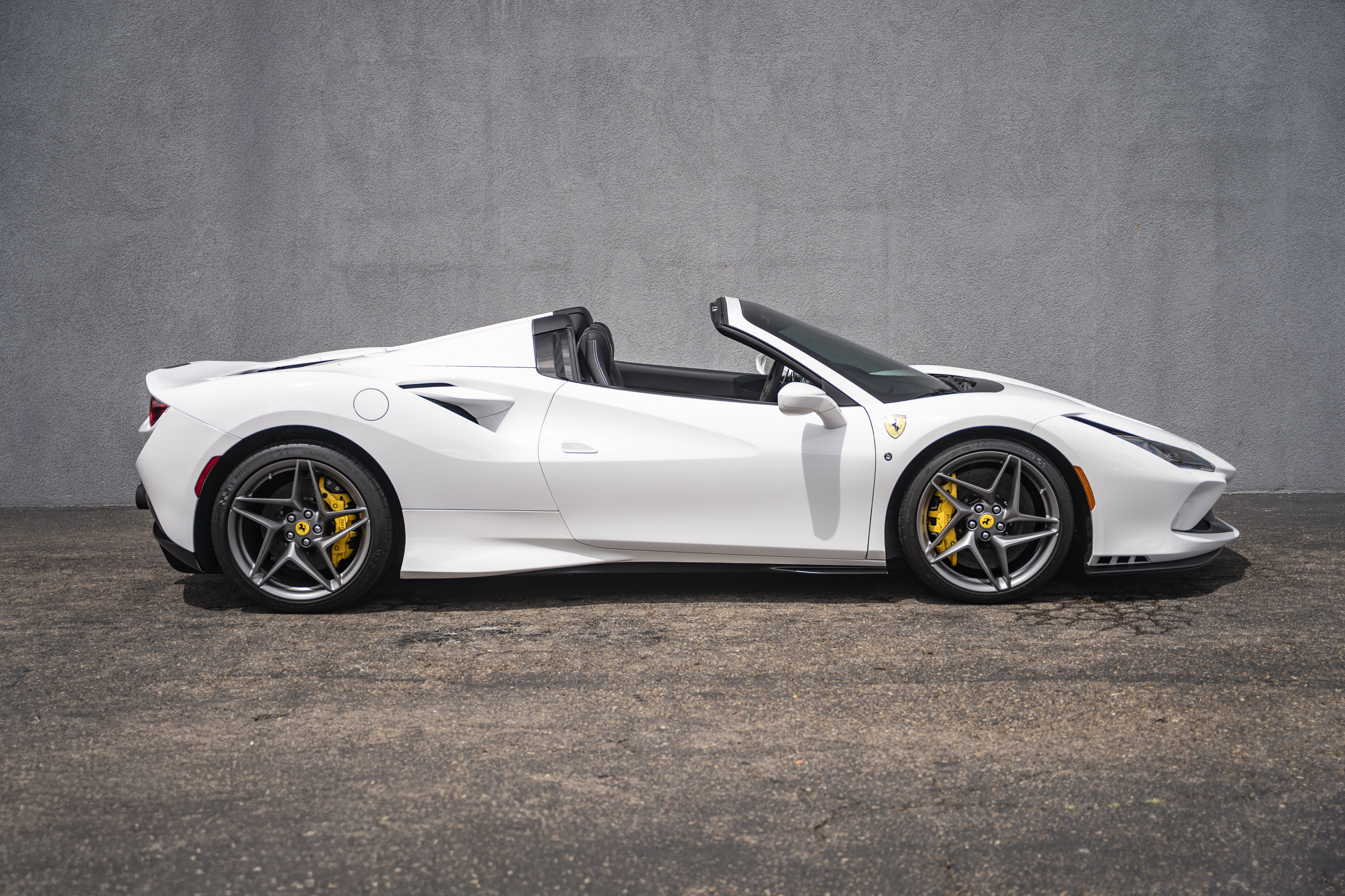 Used 2021 Ferrari F8 Tributo RWD image 6
