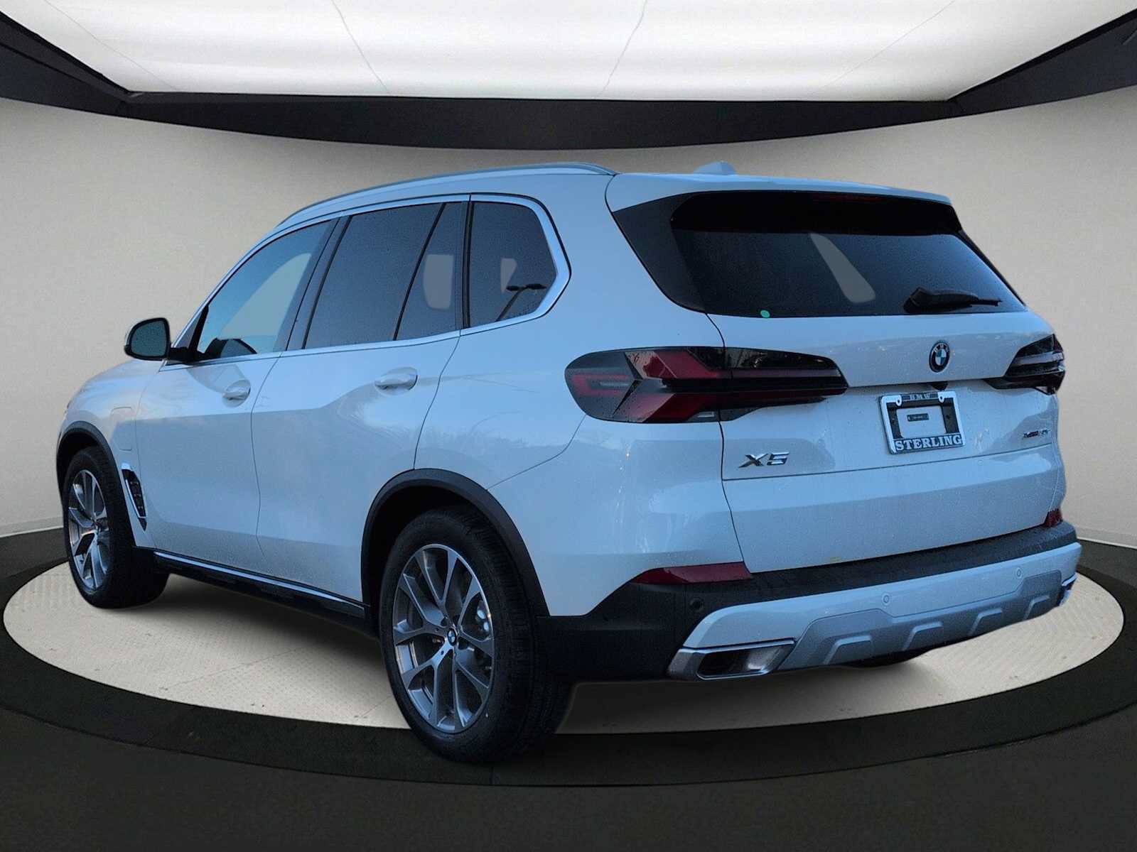 Used 2026 BMW X5 xDrive50e w/ Executive Package AWD/4WD image 6