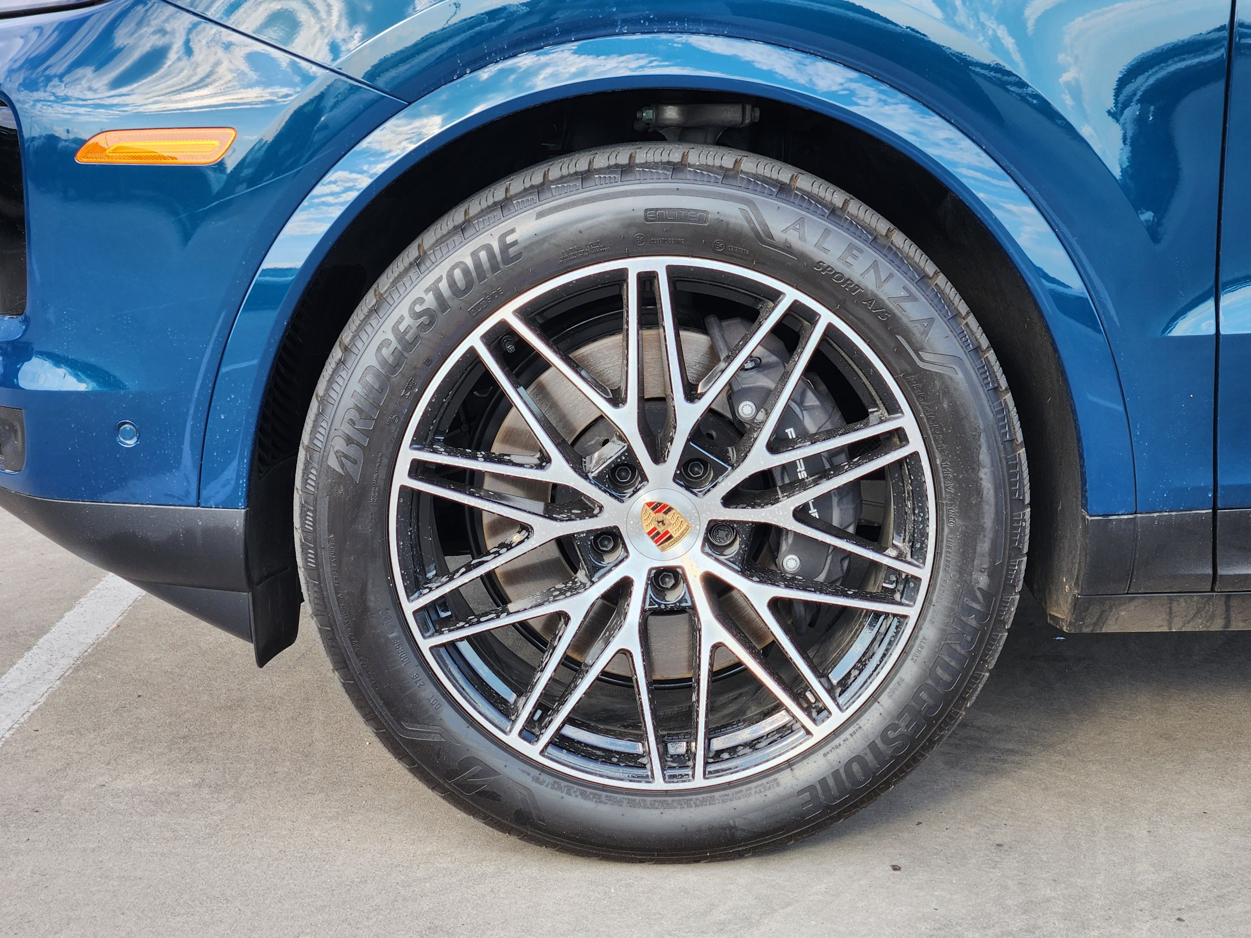 Certified 2025 Porsche Cayenne Coupe image 14