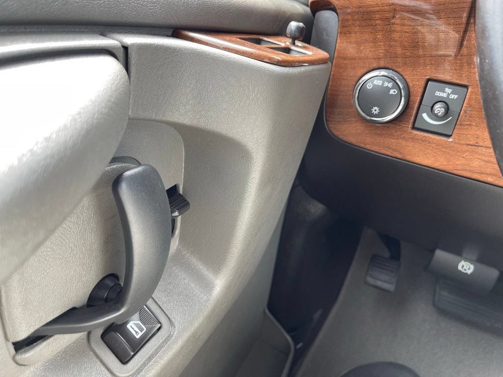 Used 2014 GMC Savana 1500 RWD image 18