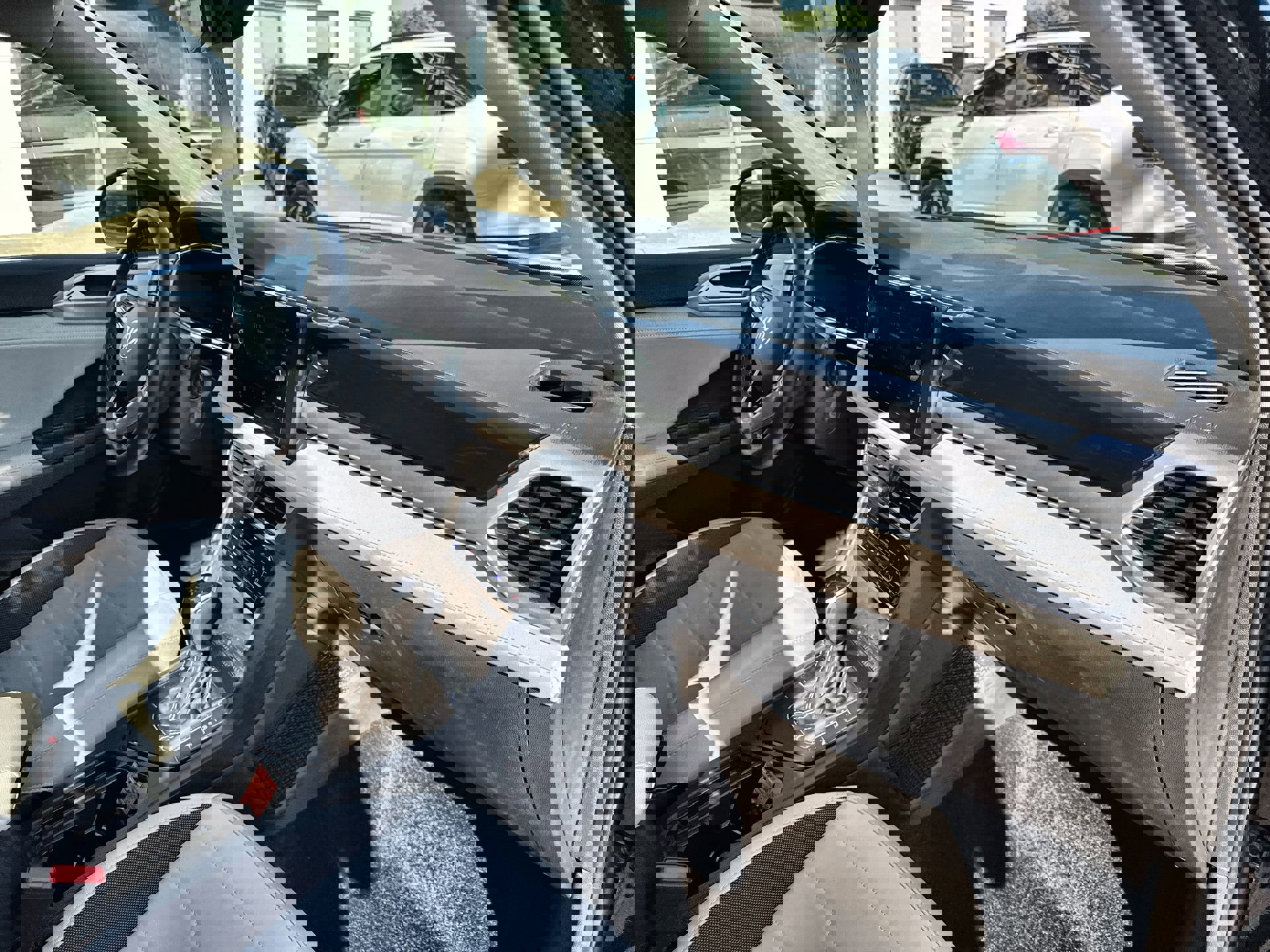 Certified 2025 Volkswagen Taos SE image 26