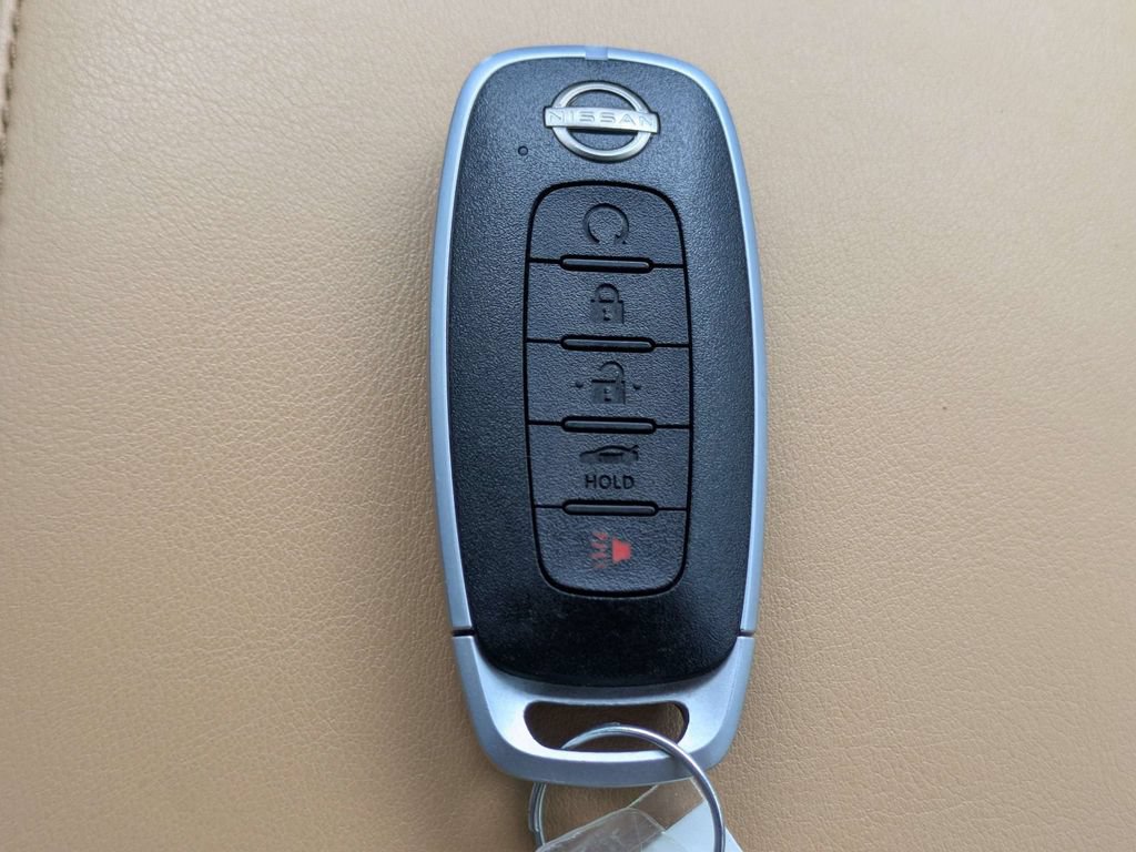 Used 2025 Nissan Sentra SV w/ SV Premium Package FWD image 27