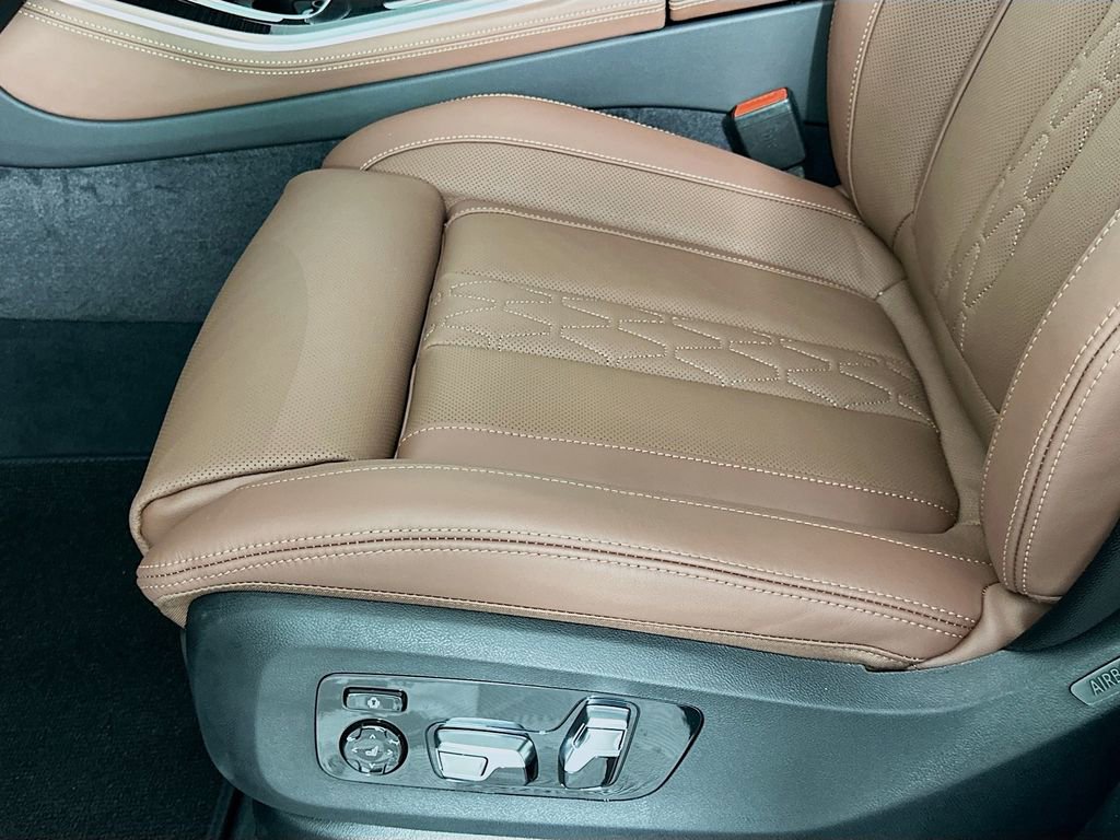 New 2026 BMW X5 M60i image 21