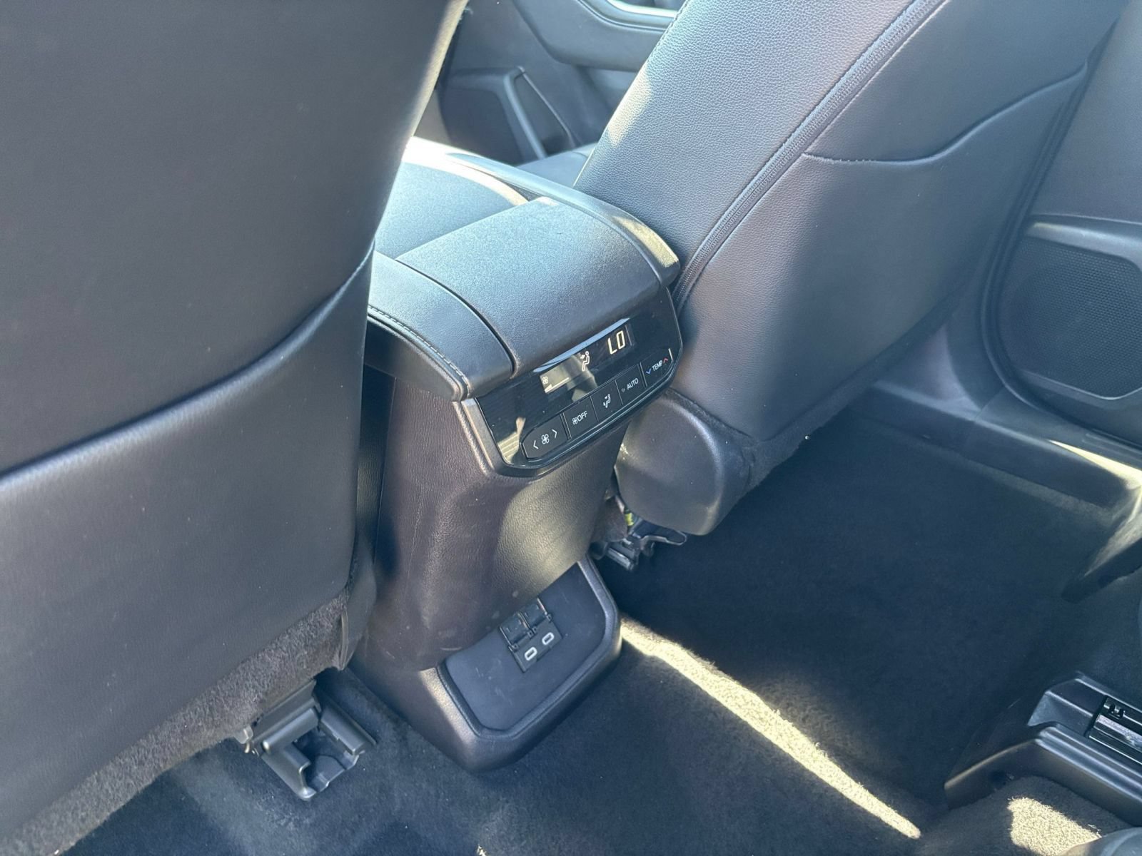 Used 2025 Toyota Highlander XSE AWD/4WD image 25