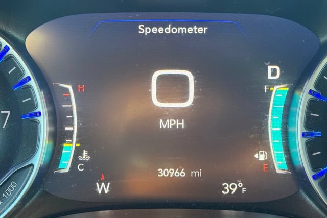 Used 2025 Chrysler Pacifica Select AWD/4WD image 22