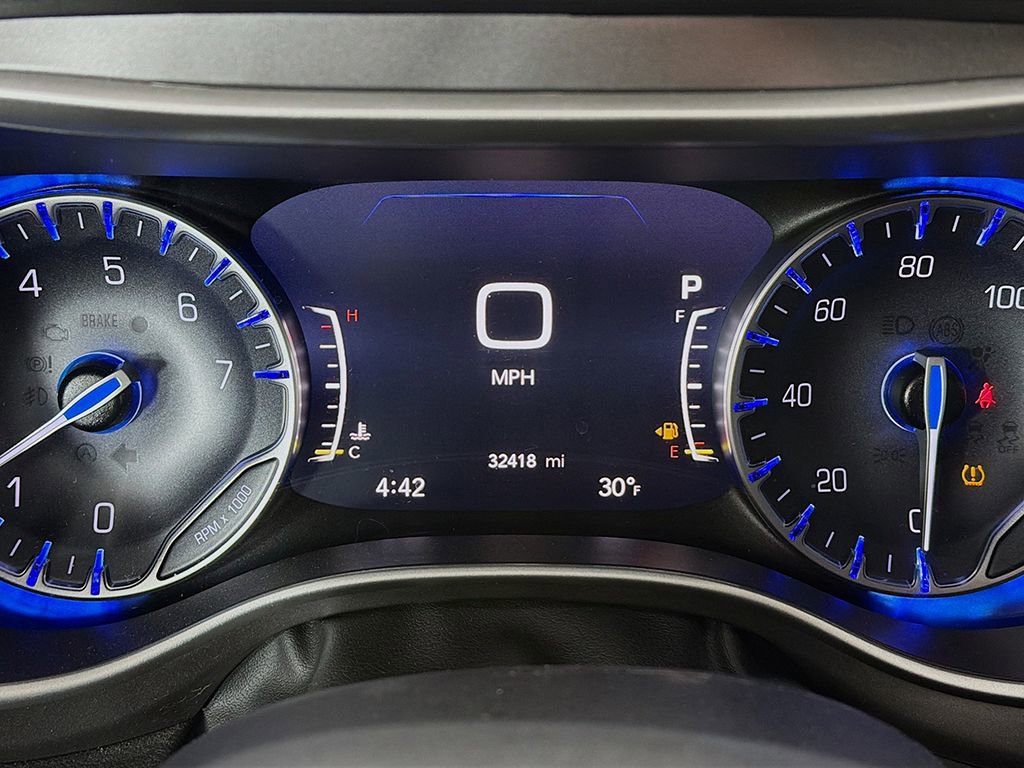 Used 2024 Chrysler Pacifica Touring-L image 30