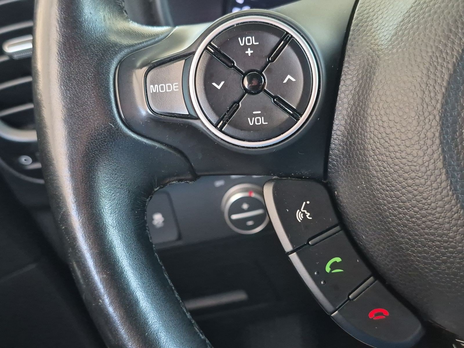 Used 2015 Kia Soul ! w/ Sun & Sound Package FWD image 19