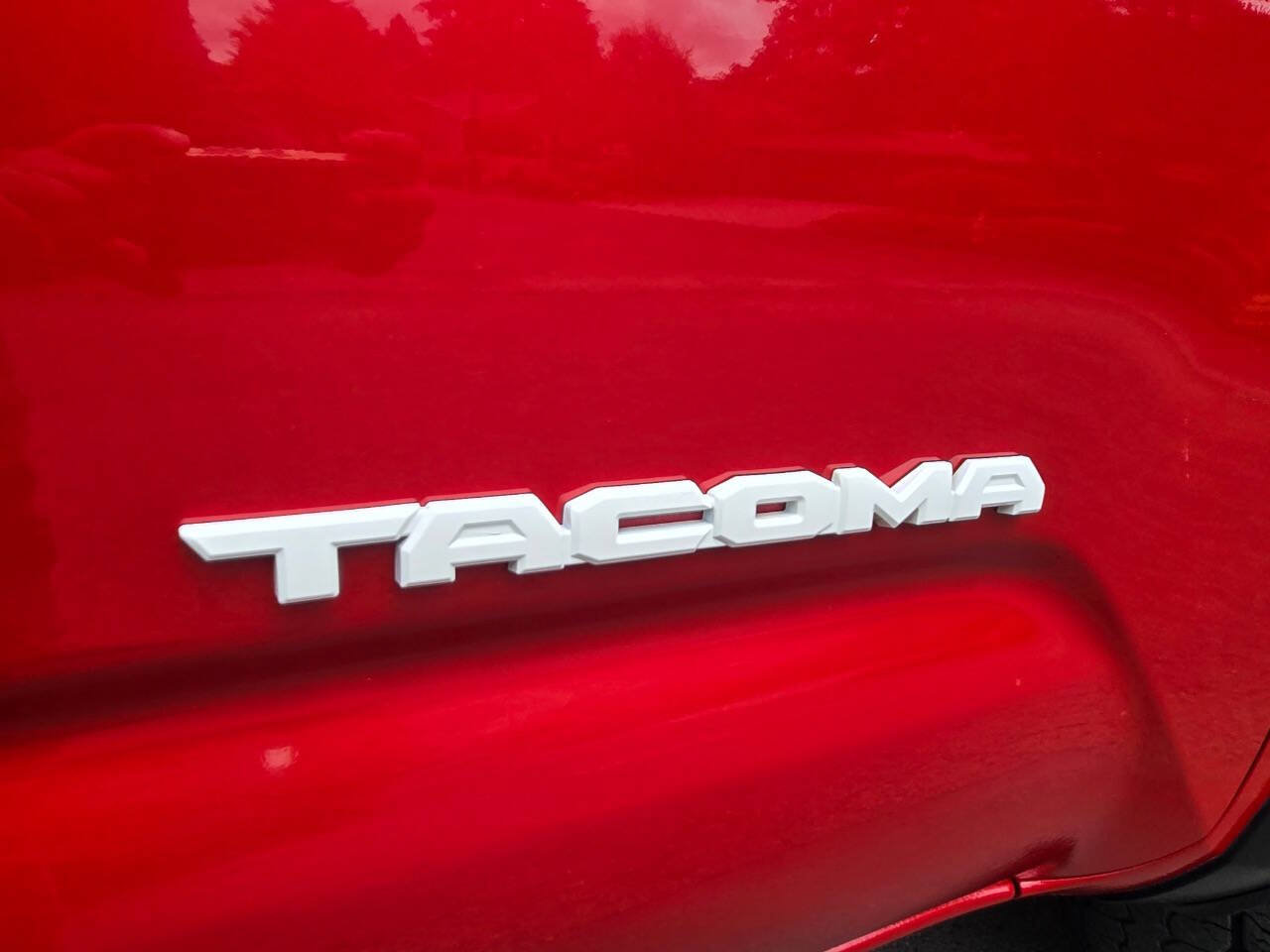 Used 2021 Toyota Tacoma TRD Off-Road w/ Technology Package AWD/4WD image 28