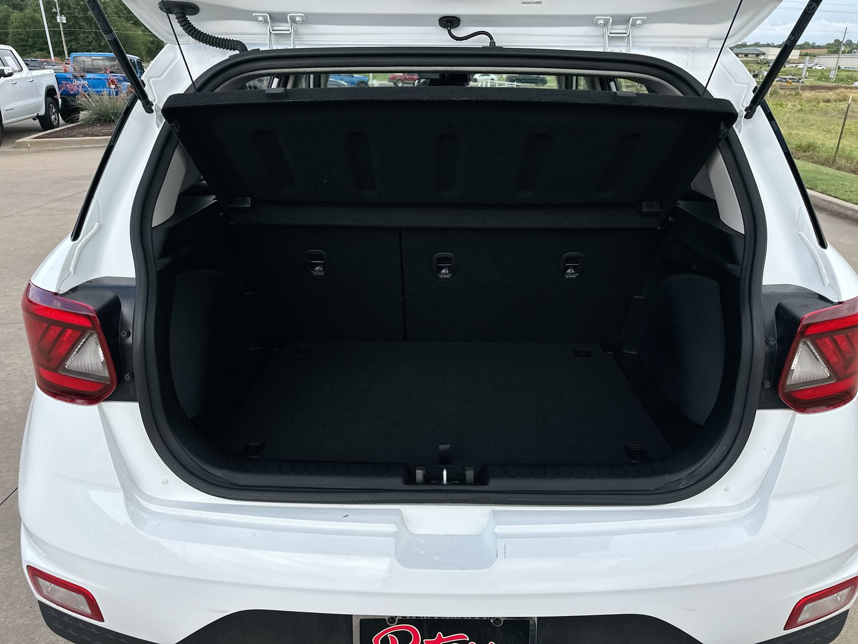 Used 2025 Hyundai Venue SEL FWD image 22